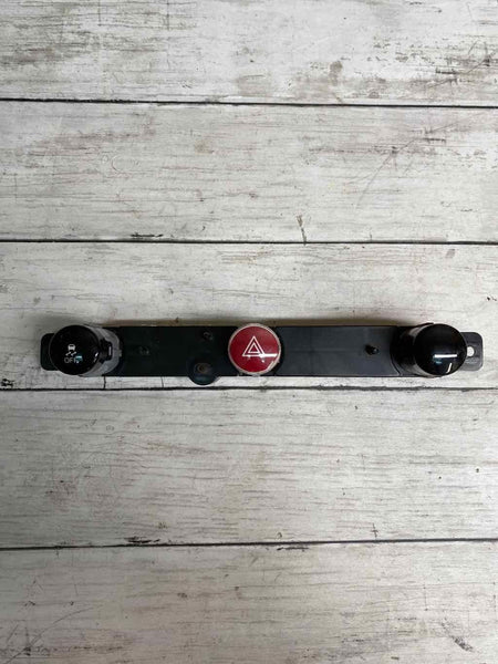 2016 FIAT 500 FRONT DASH HAZARD TRACTION SWITCH OEM 30280945