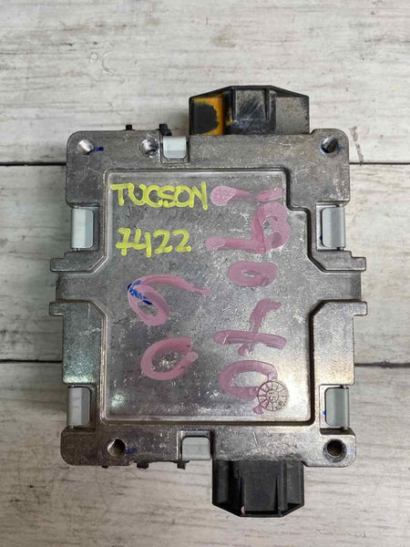16 18 HYUNDAI TUCSON SUSPENSION CONTROL MODULE OEM 56300D3000