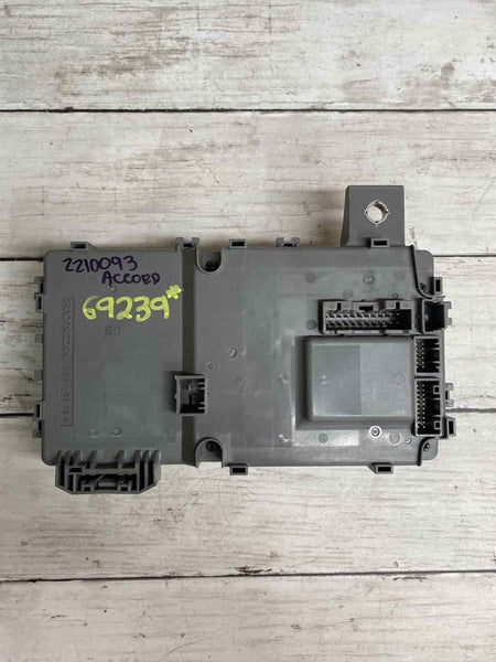 Caja de fusibles y relés de unión para Honda Accord 2021 OEM TVAA120