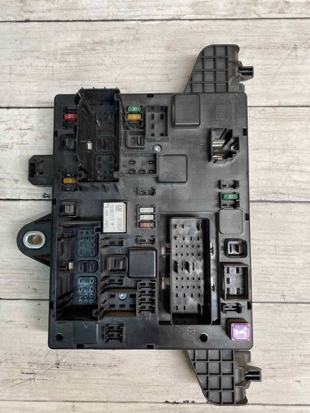 Caja de bloque de relé y fusibles de unión para Buick Verano 2017 OEM 23381890