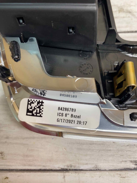 MOLDURA DE BISEL PARA PANTALLA DE RADIO DE TABLERO CHEVY TRAVERSE 2021 OEM 84286789