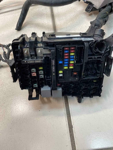 2018 HYUNDAI ELANTRA 2.0L ENGINE FUSE BOX ASSY OEM 91200F3535AA