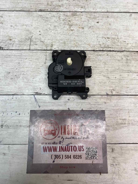 Conjunto de servoaccionamiento de la aleta de ventilación del aire del Toyota Corolla 2018 OEM AE0638000181PLS