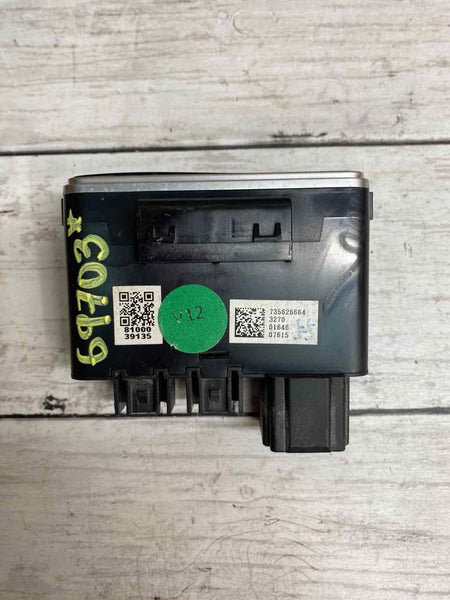 Fiat 500 2016 usb porta auxiliar assy OEM 735626664