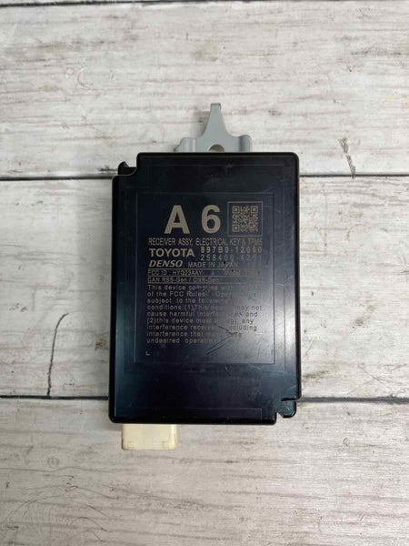 SENSOR DO MÓDULO DE PRESSÃO DE PNEUS TOYOTA COROLLA 2020 OEM 897B012060