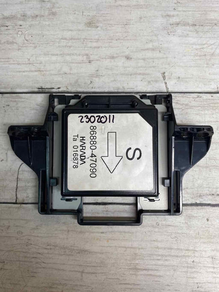 19 20 TOYOTA COROLLA GPS NAVIGATION ANTENNA MODULE OEM 8688047090