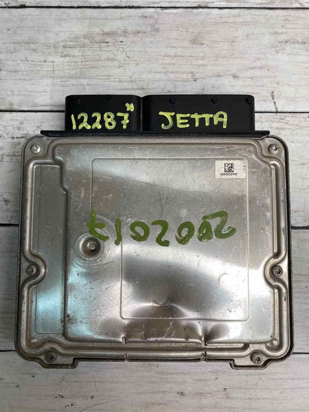 17 VOLKSWAGEN JETTA 1.4L ENG ID CZTA UNIDAD DE COMPUTADORA DEL MOTOR 04E907309AP TIENE UNA ABOLLADURA