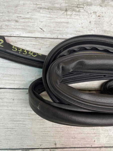 2017 GMC SUBURBAN REAR LEFT DRIVER SIDE DOOR WEATHER STRIP DOOR MOULDING