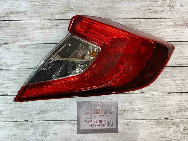2016 2019 HONDA CIVIC PASSENGER SIDE TAIL LIGHT *HAS A SMALL CHIP BROKEN 33500TBAA01