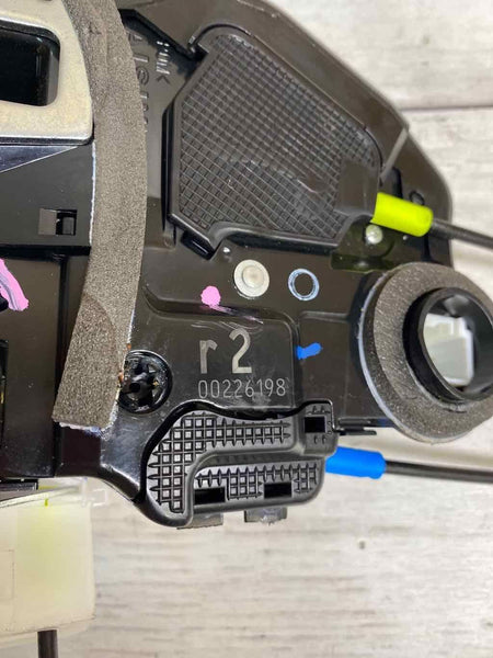 18 21 TOYOTA CHR JAPAN BUILT PESTILLO DE PUERTA DEL CONDUCTOR DELANTERO OEM 6904053130 LH 