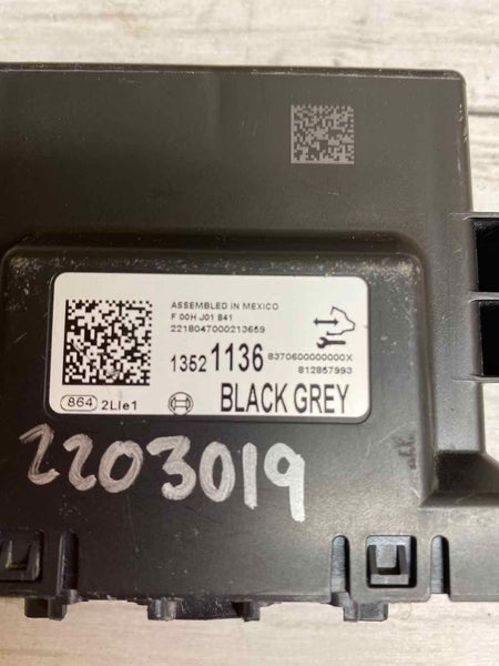 Módulo de control de asistencia de estacionamiento para el conductor de Chevrolet Colorado 2018 OEM 13521136