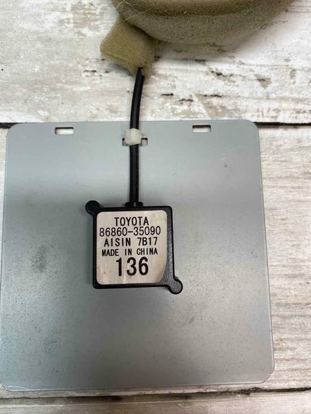2014 2019 TOYOTA 4RUNNER RADIO GPS NAVIGATION ANTENNA OEM 8686035090