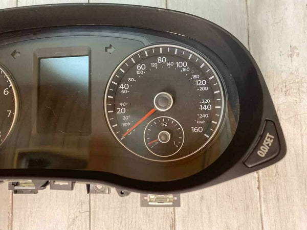 2015 2019 VOLKSWAGEN PASSAT SPEEDOMETER INSTRUMENT CLUSTER ASSY OEM 561920970F 85K