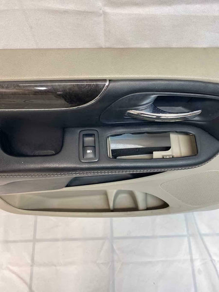 2013 2016 CHRYSLER TOWN & COUNTRY FRONT DRIVER DOOR TRIM PANEL GRAY ASSY 1UX71BD1AA