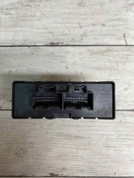 Módulo de control de asistencia para estacionamiento trasero Chevrolet Equinox 2018 OEM 13521139