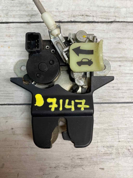 Pestillo de maletero trasero con orificio para llave, Hyundai Sonata 2015, OEM