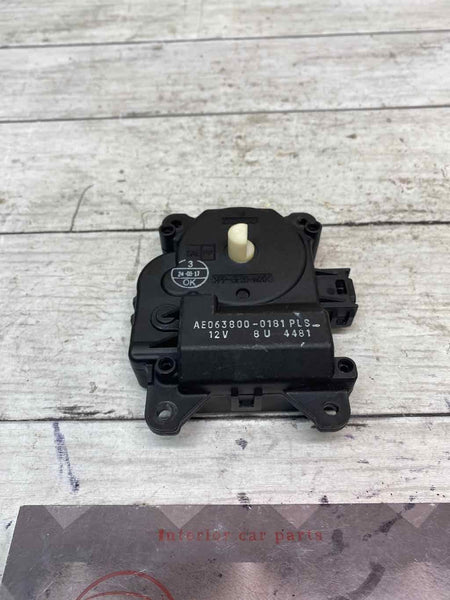 Conjunto de servoaccionamiento de la aleta de ventilación del aire del Toyota Corolla 2018 OEM AE0638000181PLS