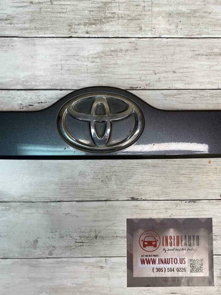 Conjunto de parrilla superior para Toyota Camry SE 2012-2014 OEM 7681106470