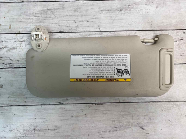 19 20 21 22 TOYOTA COROLLA PARASOL LADO DEL PASAJERO DERECHO COLOR GRIS OEM 7431012J70C0