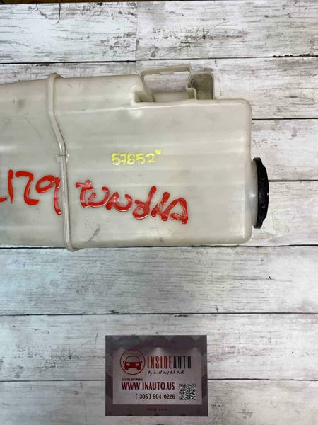 DEPÓSITO DEL TANQUE DEL LIMPIAPARABRISAS DEL LAVAPARABRISAS DE TOYOTA TUNDRA 2015 OEM