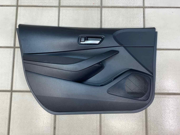 20 22 TOYOTA COROLLA FRONT LEFT INNER DOOR TRIM PANEL OEM BLACK 6762012N9020