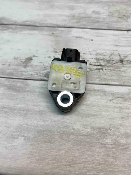 2016 TOYOTA COROLLA IMPACT SENSOR OEM 8983102200