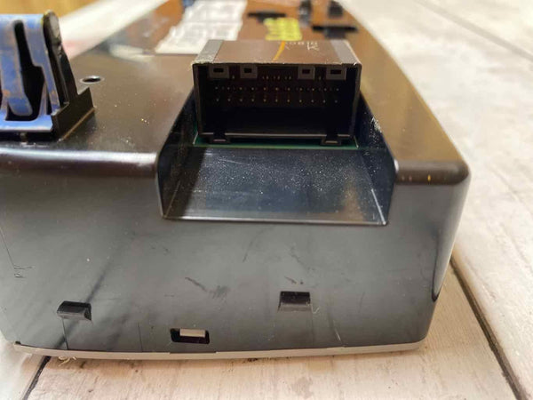 18 21 CHEVROLET EQUINOX ROOF OVERHEAD FRONT CENTER CONSOLE DOOM LIGHT 84515986