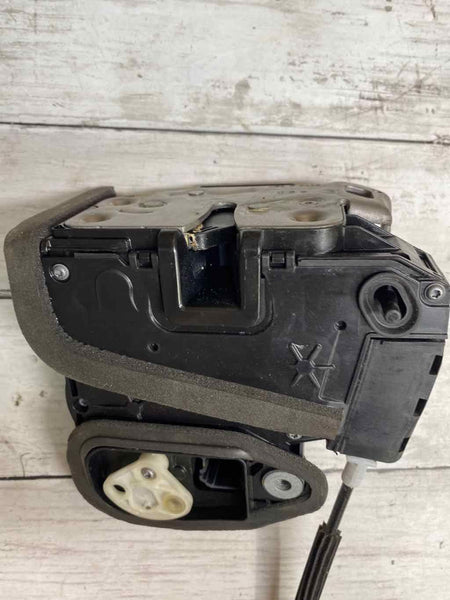 18 22 CHEVY EQUINOX TRASEIRO LADO DIREITO PORTA CONJ. TRAVA ASSY OEM RH 13598385
