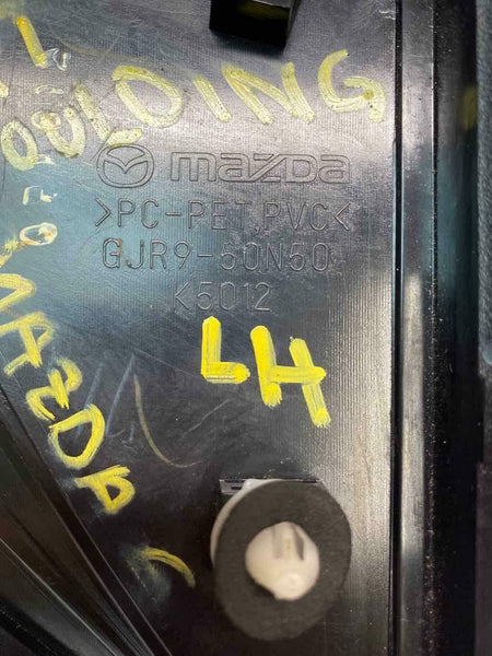 MOLDURA DE GUARNICIÓN DEL PILAR LATERAL IZQUIERDO DE MAZDA 6 2016 OEM GJR950N50K5012