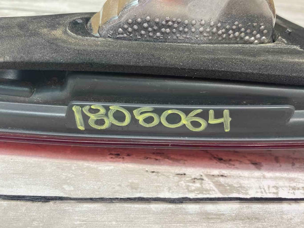 2014 2016 TOYOTA COROLLA TAIL LIGHT RIGHT SIDE LID GATE MOUNTED OEM 8158002510