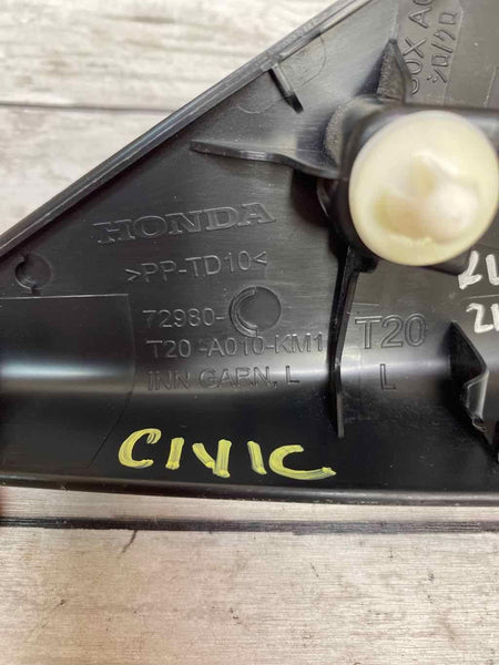Embellecedor de puerta trasera del conductor del Honda Civic 2022 OEM 72980T20A1
