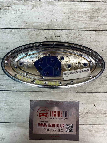 2018 2020 FORD F150 FRONT GRILLE EMBLEM OEM *MUST SEE PICTURES*