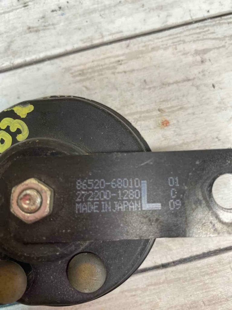 2014 2021 TOYOTA COROLLA HORN ASSY OEM 8652068010 INSIDE AUTO