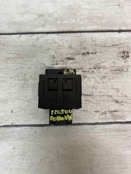 20 22 TOYOTA COROLLA SEDAN FRONT DOOR LOCK SWITCH ASSY OEM