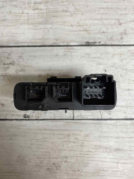 Fiat 500 2016 usb porta auxiliar assy OEM 735626664