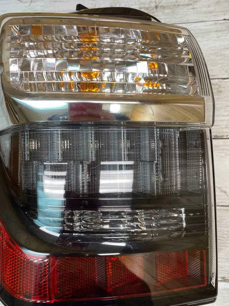 2014 2020 TOYOTA 4RUNNER TAIL LIGHT ASSY LEFT DIRVER SIDE OEM 8156135392