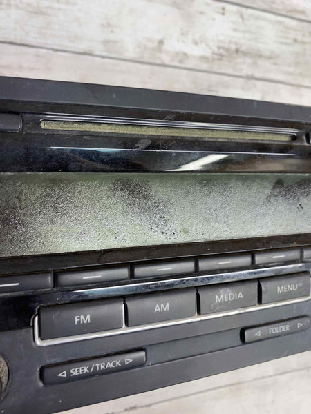 15 17 VOLKSWAGEN JETTA RADIO RECEIVER ASSY OE 1K0035164H