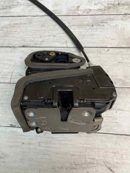 Chevy Malibu door lock actuator 16 22 front left side door latch OEM 13597528