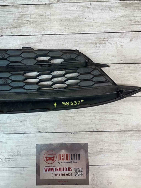 19 20 HONDA CIVIC SEDAN 2.0L LOWER RIGHT PASSENGER SIDE GRILLE OEM 71185TBAA50