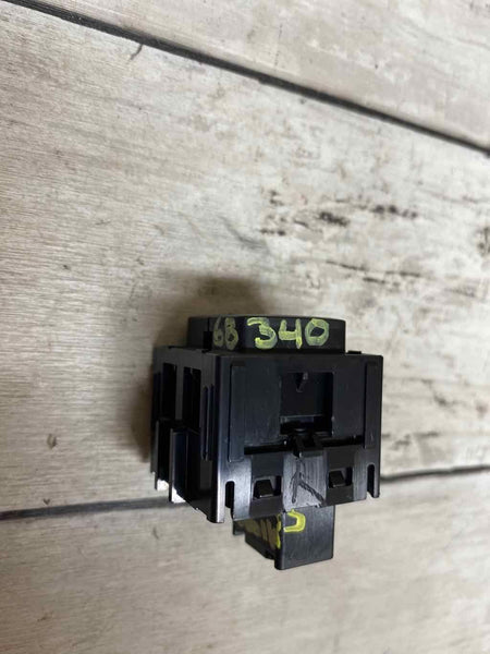 20 22 TOYOTA COROLLA SEDAN FRONT DOOR LOCK SWITCH ASSY OEM