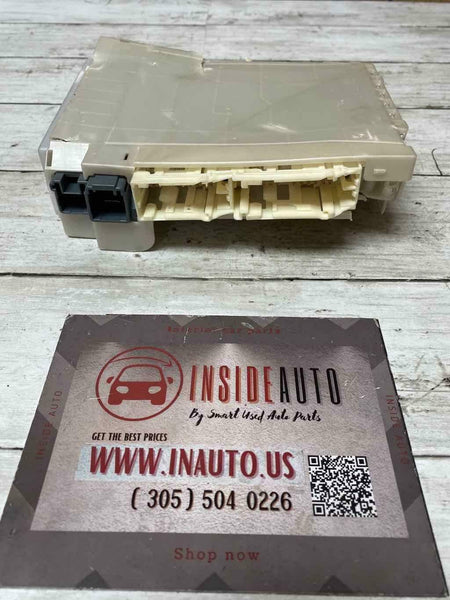 2020 LEXUS IS300 JUNCTION BLOCK BOX 8273053J31 *BROKEN COVER MUST SEE*