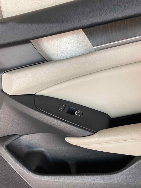 2018 HONDA ACCORD PANEL DE MOLDURA DE PUERTA INTERIOR DELANTERA DERECHA OEM GRIS 83503TVAA02ZB