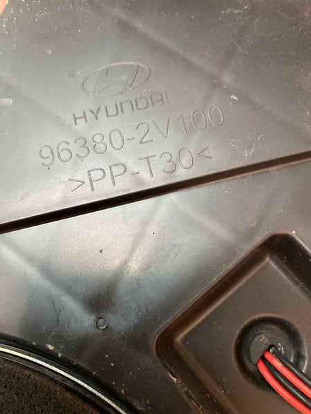 Conjunto de altavoz de subgraves para Hyundai Veloster 2013 OEM 963802V100