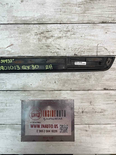 2017 2018 INFINITI QX30 FRONT PASSENGER SIDE DOOR MOULDING OEM 20151208003