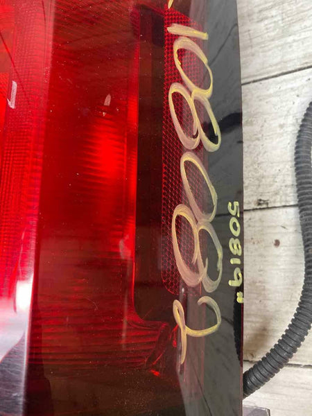 2015 2020 GMC SUBURBAN TAIL LIGHT RIGHT PASSENGER SIDE ASSY OEM 23476138