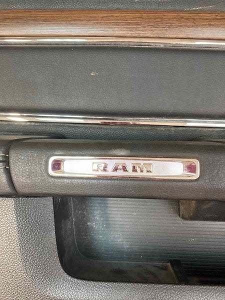 Moldura de panel de puerta de Dodge Ram 13 a 21, cabina doble, parte trasera izquierda, negra, OEM 1VE131X9AB