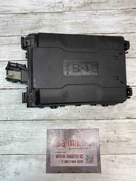 2015 2020 GMC SUBURBAN ENGINE FUSE BOX ASSY OEM 84114437