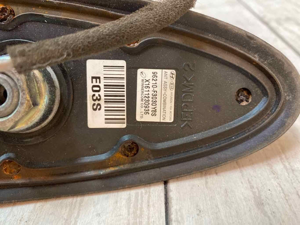 17 18 HYUNDAI ELANTRA ROOF SHARK FIN RADIO ANTENNA OEM SILVER 96210F3030Y8S