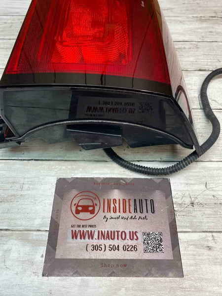 2015 2020 GMC SUBURBAN TAIL LIGHT RIGHT PASSENGER SIDE ASSY OEM 23476138
