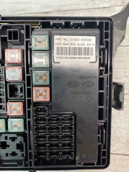 Caja de fusibles del motor Kia Soul 2.0L 2015 OEM 91417B2120